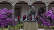 La USC, en la foto el claustro de Fonseca, mantiene su posición en el 2025