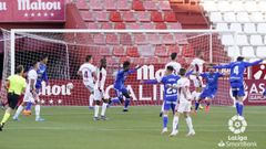 Los futbolistas del Real Oviedo celebran el gol de Arribas ante el Albacete