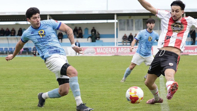 El Viveiro se agarra a la defensa más en forma de Tercera como antídoto a la artillería del Arousa