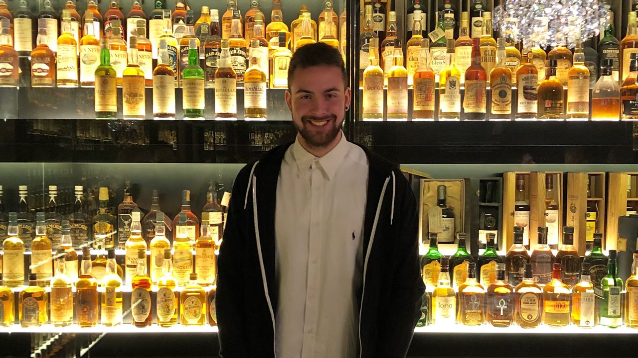 Jimena Orejas lleva la cultura asturiana a las calles de Londres.lvaro Reneses