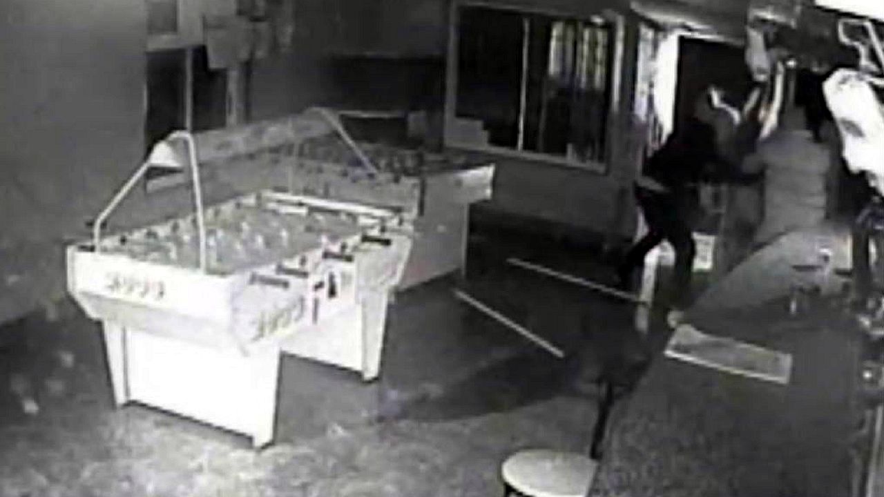 Operaci�n Yankie: as� robaron en un bar de Gunt�n