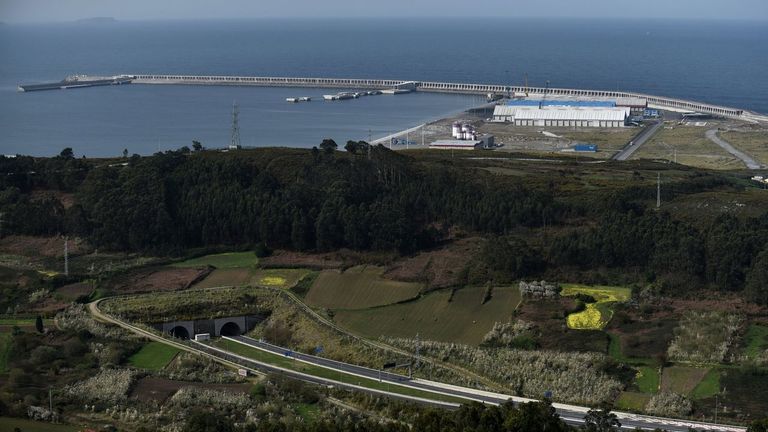 Luz verde ambiental al parque eólico de Inditex en el puerto exterior de A Coruña