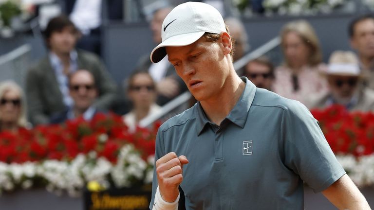 Sinner se impone a Zverev y se estrena en Madrid
