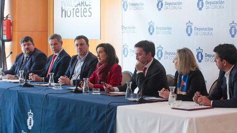 Encuentro de la ministra de Defensa, Margarita Robles, con empresarios del sector naval en Narón