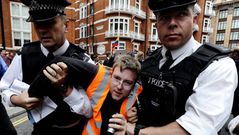 Protestas ante la embajada de Ecuador en Londres
