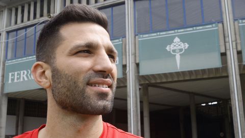 Luca Ferrone, en una imagen tomada en A Malata este verano, a la espera de saber si debe operarse.