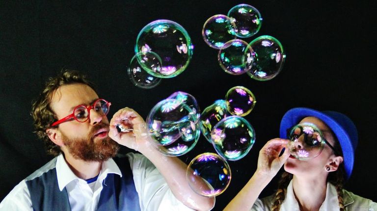 7 Bubbles actúa el sábado en el centro comercial El Rosal de Ponferrada.