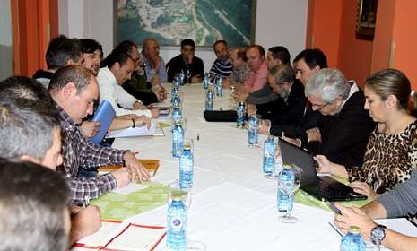 Galicia, bajo un manto blanco.Las negociaciones sobre el ERE se realizar�n en un hotel de San Mart�n de Valdeorras.