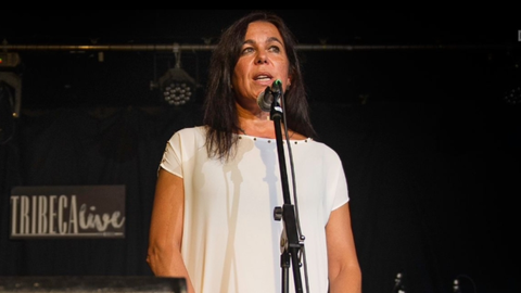 M�nica, durante el concierto solidario que organiz� para celebrar el 18 cumplea�os de su hijo y que le permiti� recaudar 9.000 euros para la asociaci�n Galb�n