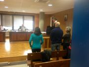 Tres de los acusados por un delito de calumnia con publicidad, en el juicio en Penal n�mero 3 de Vigo