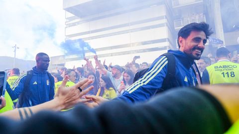 Recibimiento al Real Oviedo en la previa del partido contra el Villarreal