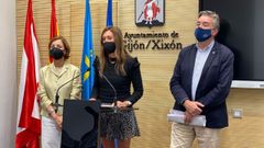 �ngeles Fern�ndez Ah�ja, �ngela Pumariega y Pablo Gonz�lez, del PP de Gij�n