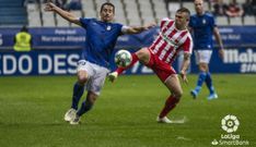 Saul Berjon Maffeo Real Oviedo Girona Carlos Tartiere.Sa�l Berj�n pugna con Maffeo por un bal�n