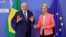 El presidente brasileño, Luiz Inacio da Silva, junto a la presidenta de la Comisión Europea, Ursula von der Leyen