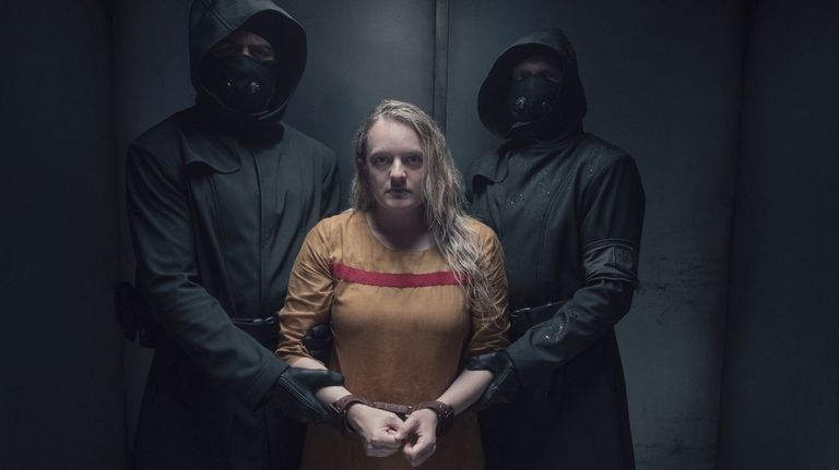 Elisabeth Moss encarna a June Osborne en «El cuento de la criada»