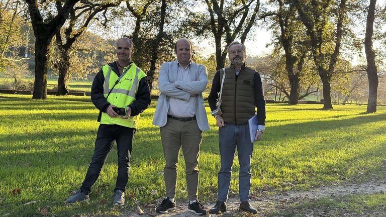 Empieza la restauración de la carballeira y el jardín botánico de Caldas