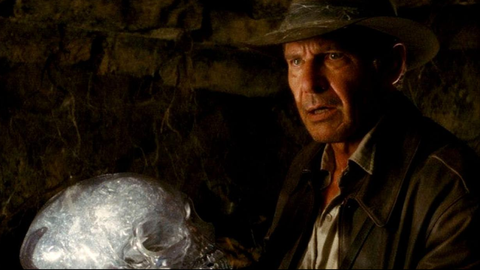 Indiana Jones con la calavera de cristal