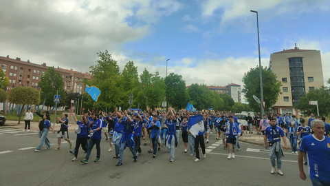 Recibimiento del Real Oviedo antes de su partido contra el Mirand�s en Anduva