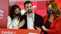 Luis Tudanca, candidato del PSOE a la Junta, emocionado durante su valoracin de los resultados