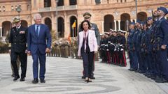 La ministra de Defensa, Margarita Robles, junto al alto representante de la Unin Europea para Asuntos Exteriores y Poltica de Seguridad, Josep Borrell.