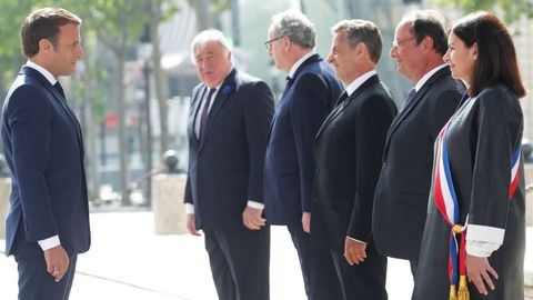 Macron estuvo acompaado de su predecesores, Nicolas Sarkozy y Franois Hollande, y de la alcaldesa de Pars, Anne Hidalgo