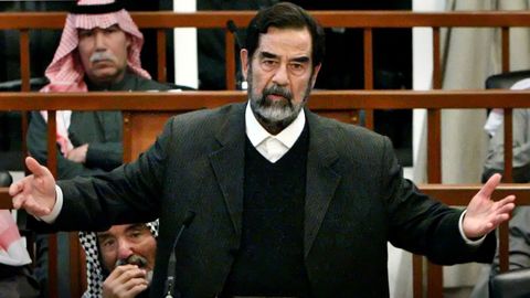 Juicio de Sadam Huseín en el 2006.