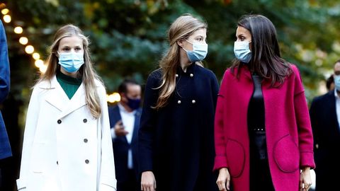 La reina Letizia, junto a la Princesa Leonor y la infanta Sofía