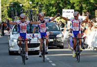ngel Vallejo, a la izquierda, entrando en meta durante la Vuelta a Salamanca de la pasada campaa.