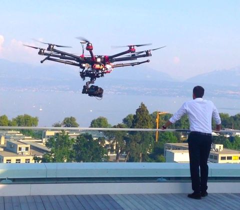 El dron usado, con cmara profesional, tiene 1,2 metros de dimetro.
