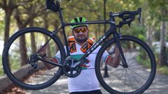 Abderrahmane Bechlaghem, argelino que fue ciclista de élite en su país 