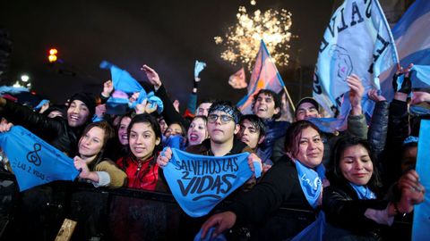 Los manifestantes en contra de la legalizacin del aborto frente al Congreso Nacional en Buenos Aires