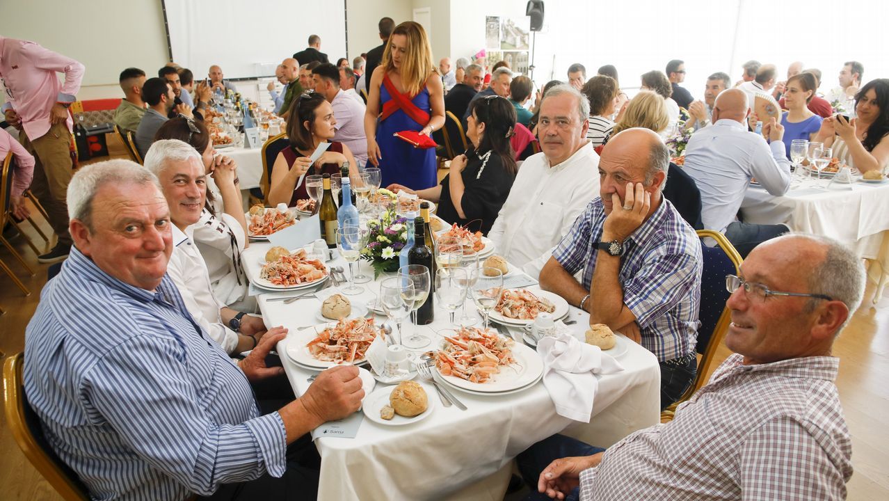 Los funcionarios de la provincia celebran su fiesta