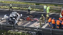 Accidente con cada de un coche desde un paso elevado en la A-54