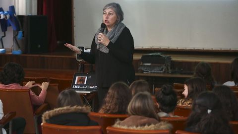 Luz Castro, informática y profesora del máster de Videojueos, impartió una charla a los estudiantes de Secundaria 
