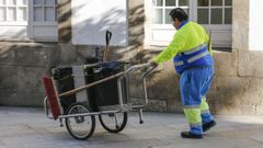 El contrato del servicio de limpieza y recogida de basura caducó en abril del año 2022.