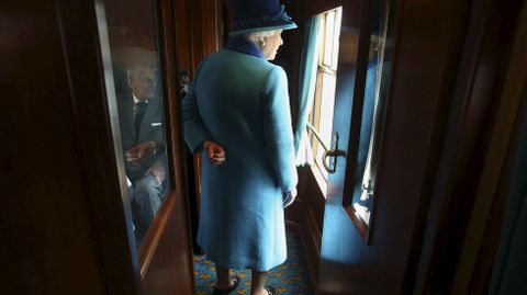 La reina Isabel II en un viaje por Escocia. 9 de septiembre. 