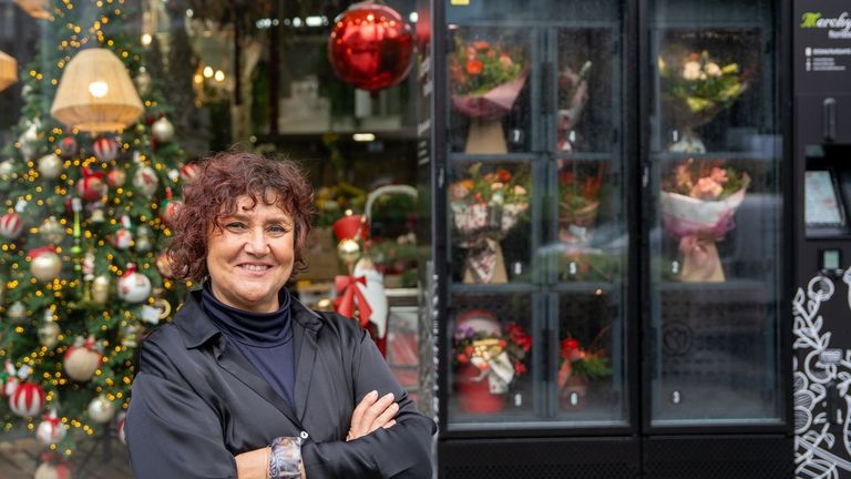 Merchy instala la primera máquina expendedora de flores de Vigo