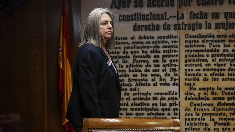 La mujer de Cerdán comparece en la comisión del caso Koldo pero se niega declarar