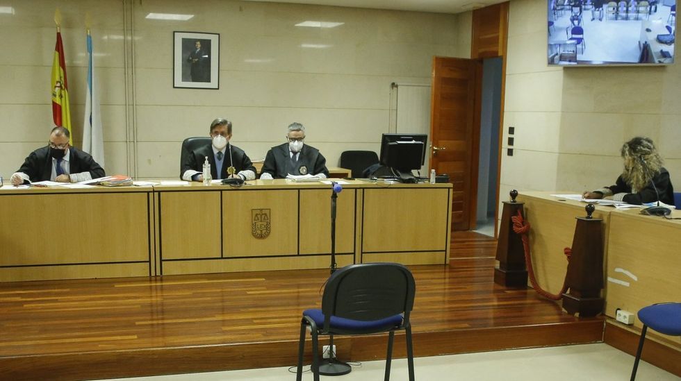 Parques infantiles que no son de cat�logo.En una imagen de archivo, magistrados de la Audiencia Provincial de Santiago durante un juicio