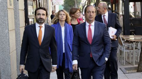 Cuatro abogados y un procurador en representacin de Artur Mas