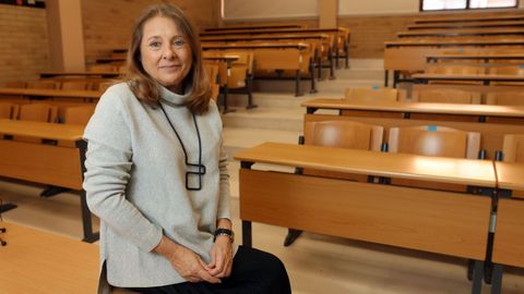 Concepción Burgo, en el aula de Humanidades