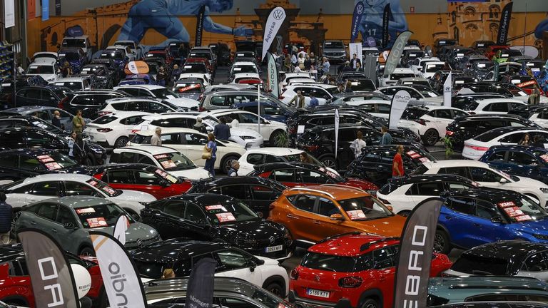 La venta de coches de ocasión retrocede en Galicia en el 2026, pero se compran tres por cada uno nuevo