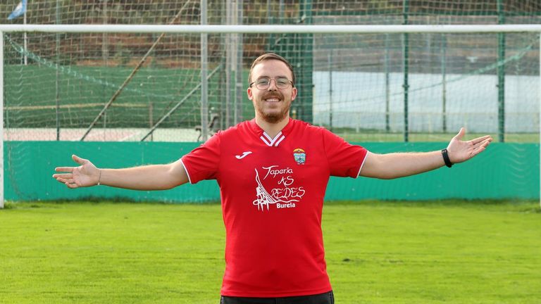 Manu Martínez, de árbitro a goleador implacable