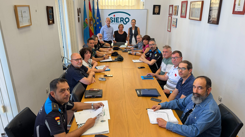 Reuni�n de seguridad del Carm�n de la Pola de Siero.