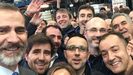 El selfie que el rey Felipe VI se sacó con los trabajadores de Central Lechera Asturiana.El selfie que el rey Felipe VI se sacó con los trabajadores de Central Lechera Asturiana