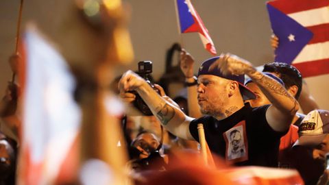 Residente, el exlder del grupo musical Calle 13, fue uno de los rostros ms populares de la protesta callejera que acab con la carrera de Rosell