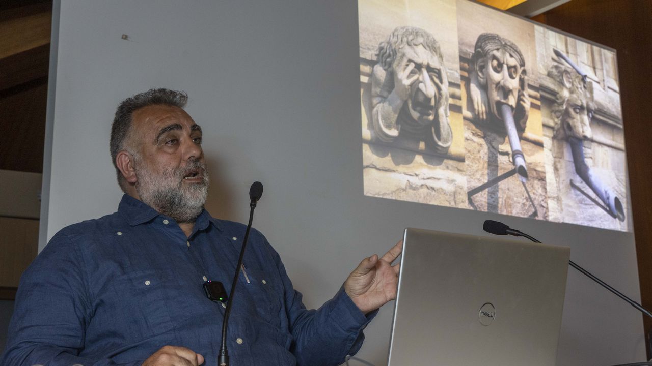 Fernando Cobos ofreci� una conferencia convocado por el Colexio de Arquitectos de Galicia