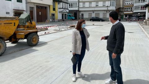 La alcaldesa, Mara Barral, y el concejal Diego Fernndez visitando esta semana las obras de A Ribeira
