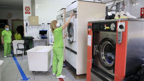En la lavandera se lavan unos 600 kilos de ropa al da