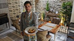 Nacho Varela dirige el restaurante Casa Nen, en pleno Camino Francs en Arza